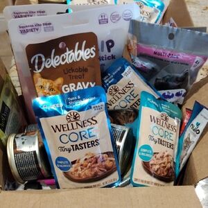 Wellness Tiny Tasters Cat Food Treats Assorted 5 lbs NEW